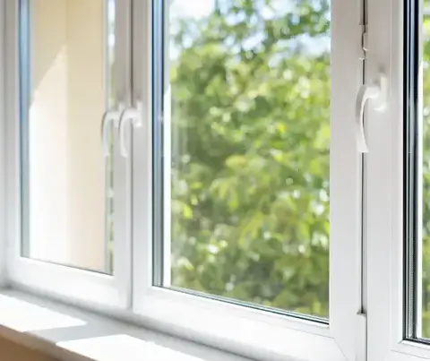 fenêtre en bois sur mesure à Bécon-les-Granits - image 4