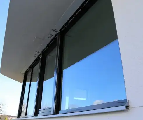 pose de porte d'entrée à Le Lion-d'Angers - image 2