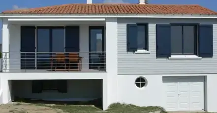 pose de porte d'entrée à Trélazé - image 2